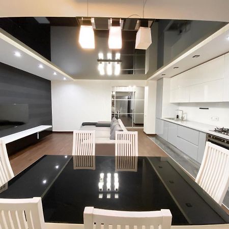 Luxury 2-Bedroom River View Dnyipropetrovszk Kültér fotó