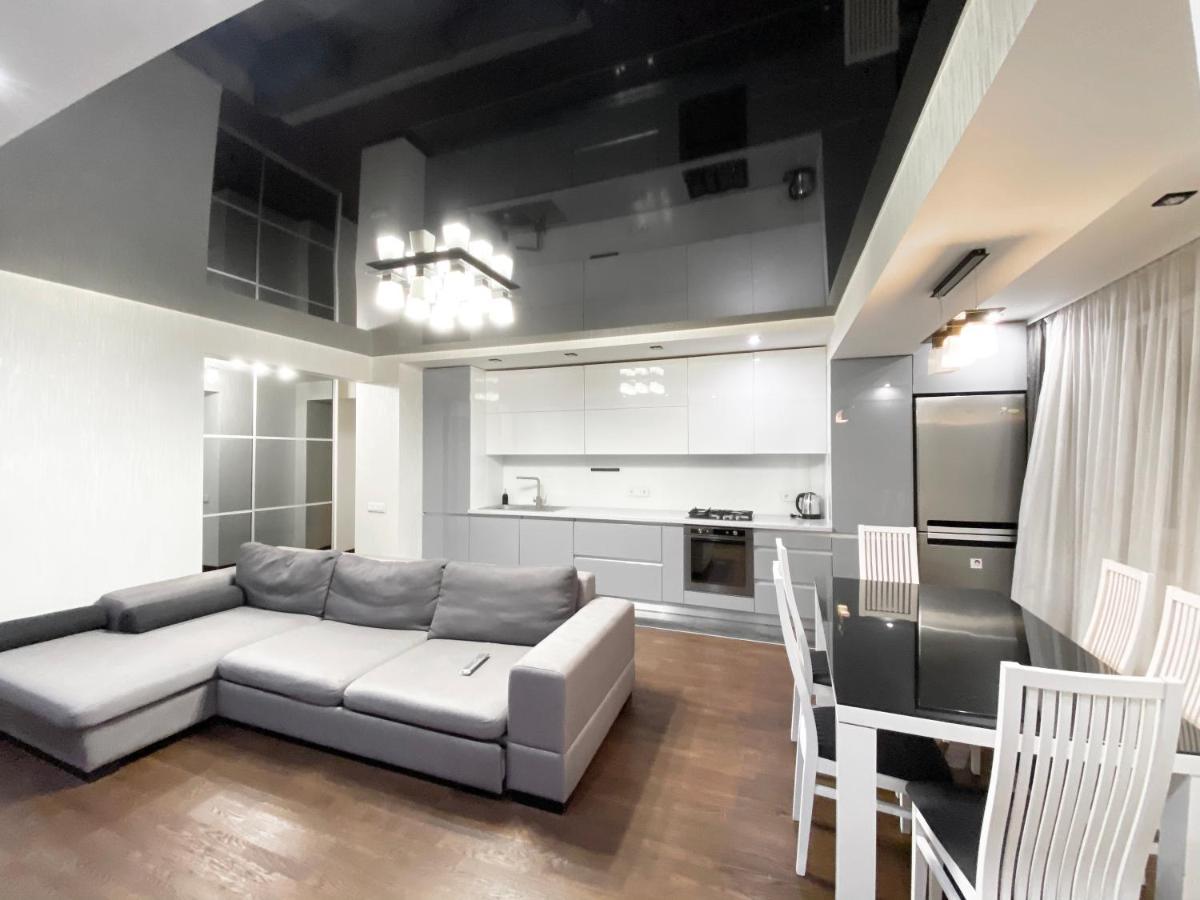 Luxury 2-Bedroom River View Dnyipropetrovszk Kültér fotó