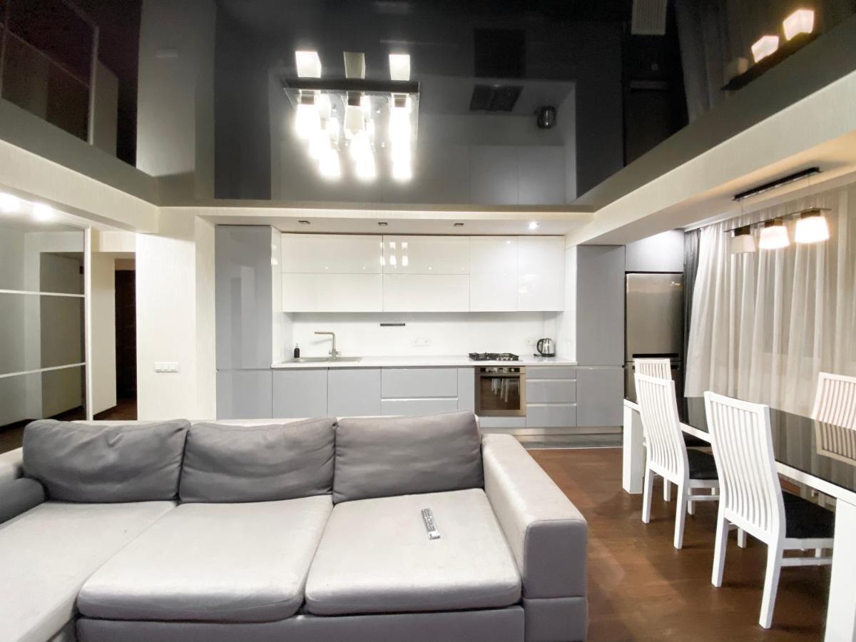 Luxury 2-Bedroom River View Dnyipropetrovszk Kültér fotó